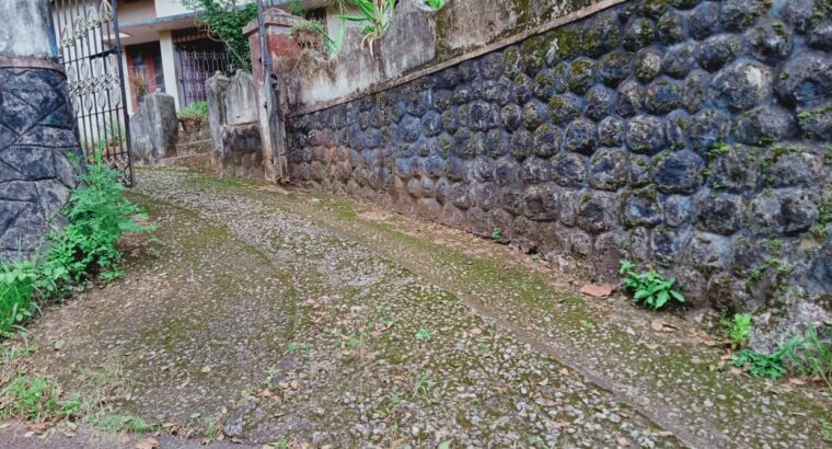 15cent land including house for sale in Adoor